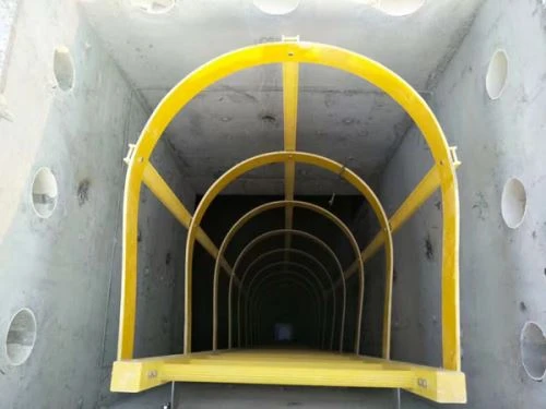 Escada de gaiola fixa de FRP